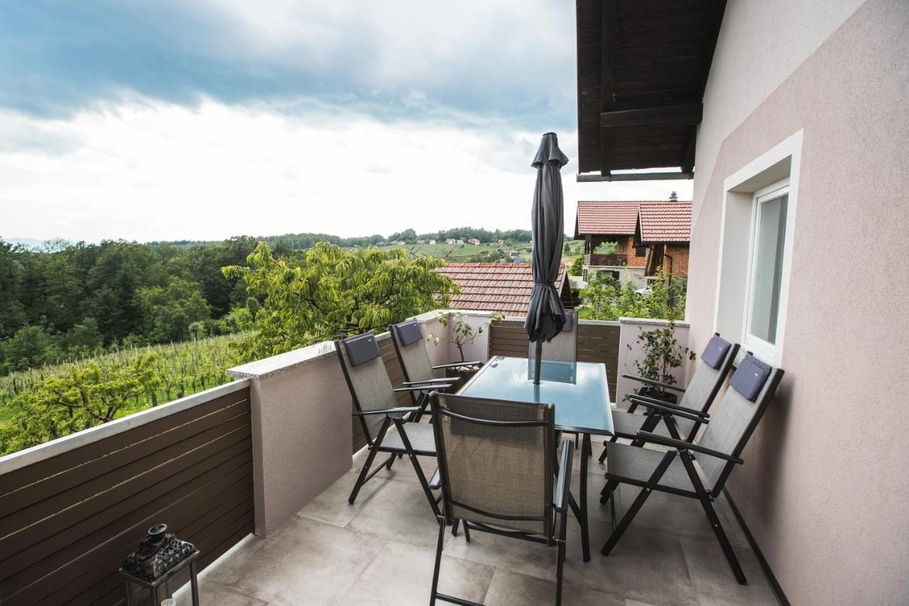 Apartment Ma&Ja With Hot Tub Metlika Exterior foto
